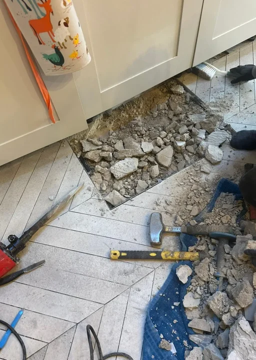 About 14 WhatsApp Image 2024-10-28 at 17.05.12 (2)